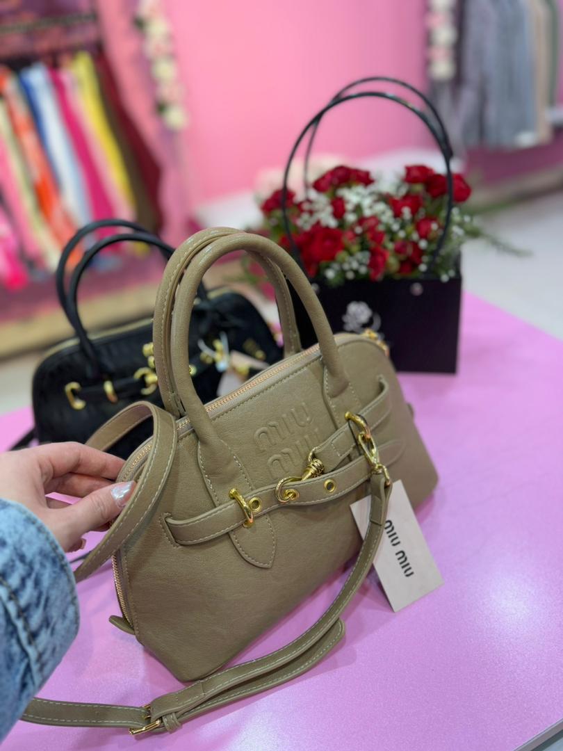 کیف وارداتی miu miu  کد ۱۰۹۹