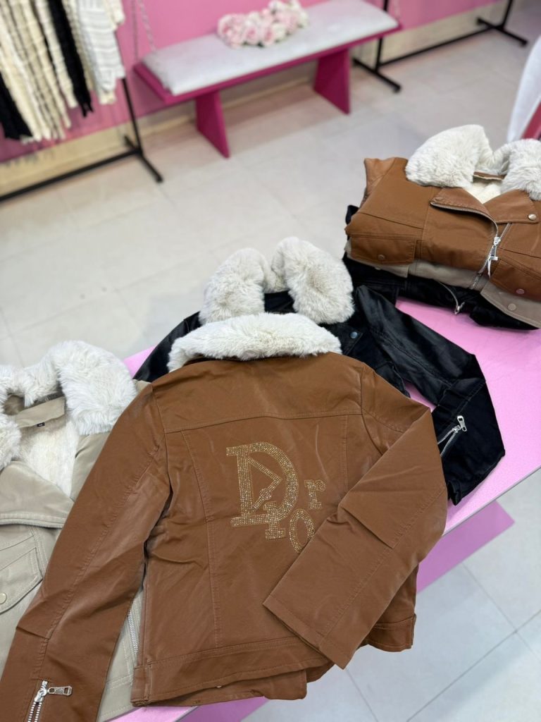 کت چرم مستر داخل خز وارداتی کد ۱۲۴۹