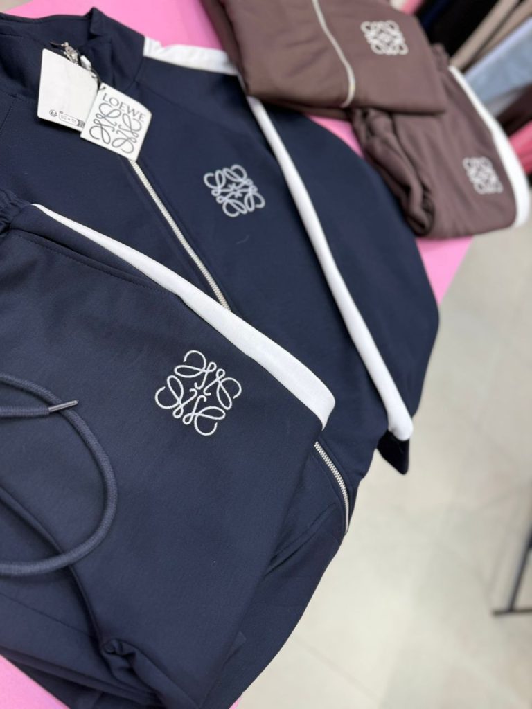 ست سوییشرت شلوار  Loewe وارداتی کد ۱۲۵۷