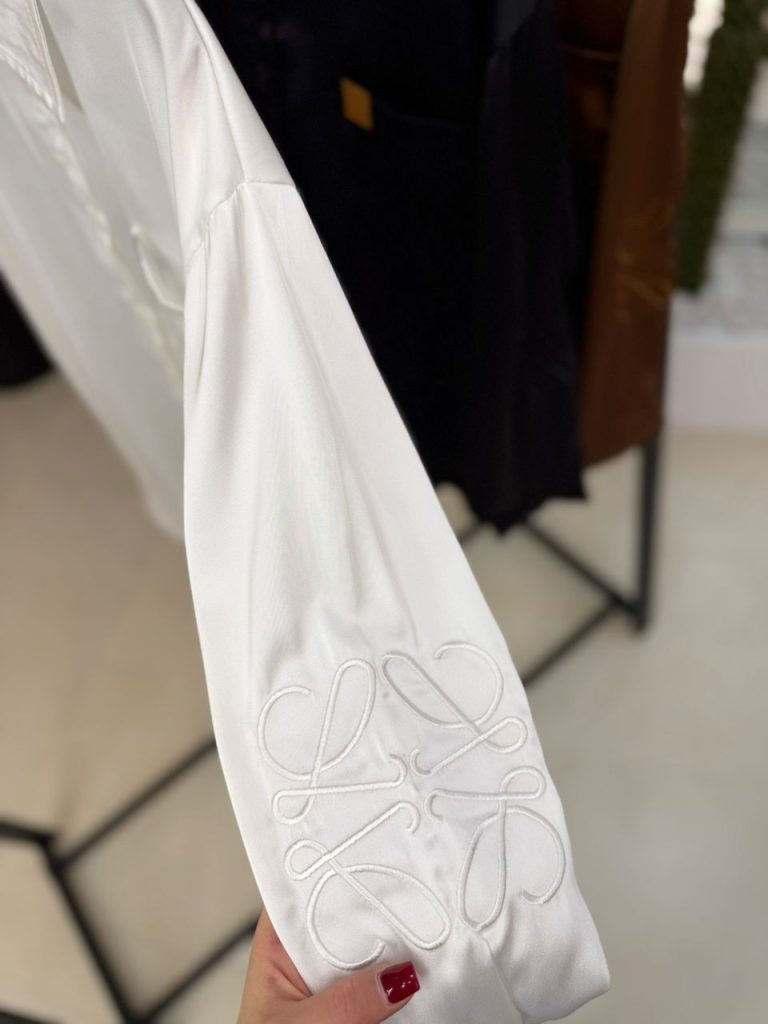 شومیز ساتن Loewe کد ۱۴۲۸