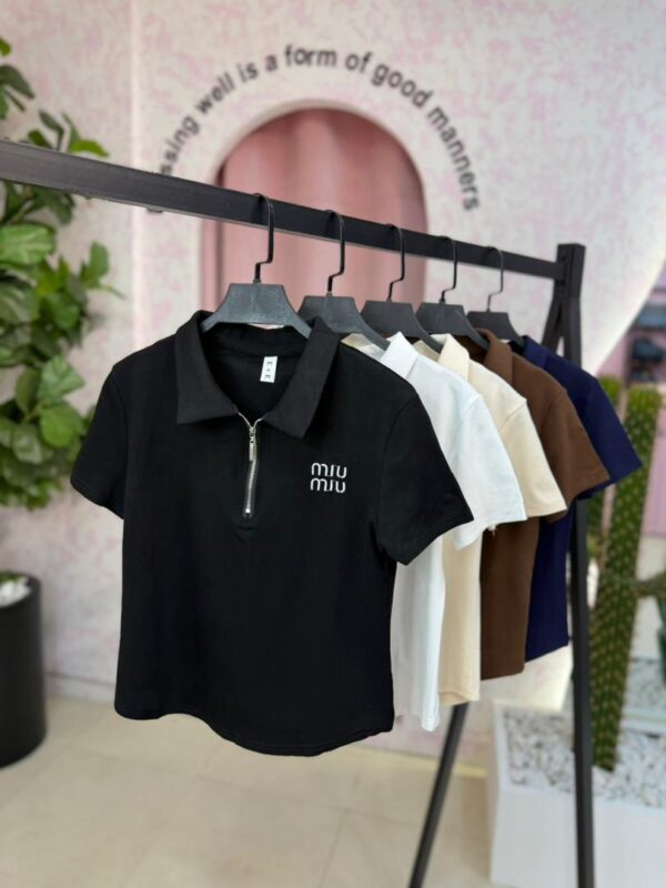 تیشرت کراپ miu miu نیم زیپ کد ۱۴۱۵