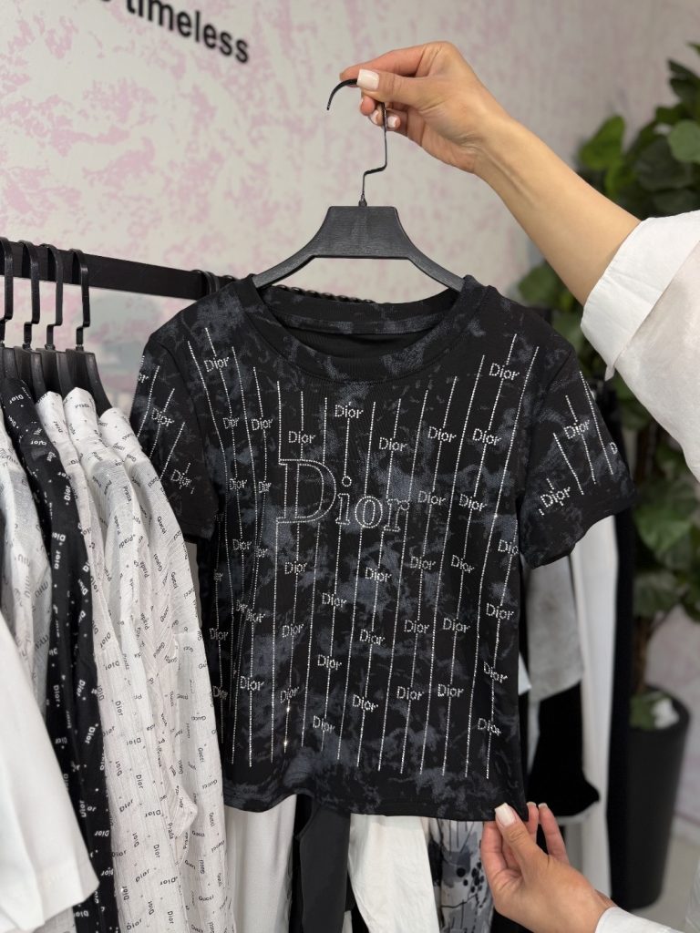 تیشرت کراپ فول نگین Dior کد ۱۴۰۷