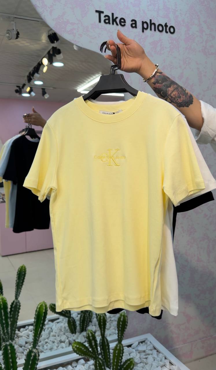 تیشرت calvin klein کد ۱۵۲۹