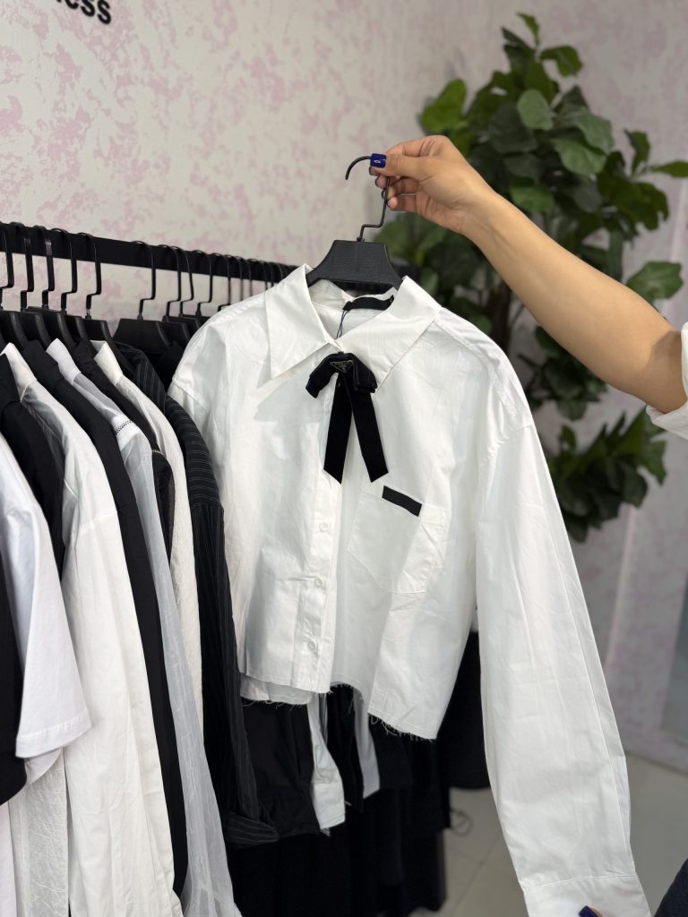 شومیز  کراپ مستر  Prada کد ۱۴۷۸